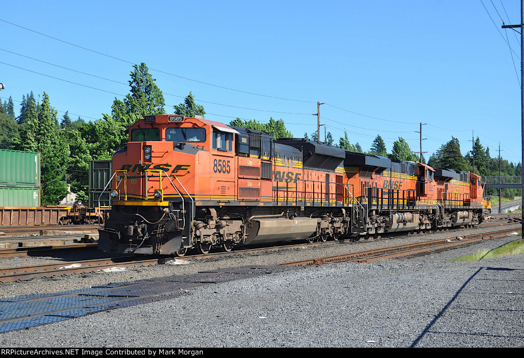 BNSF SD70ACe 8585